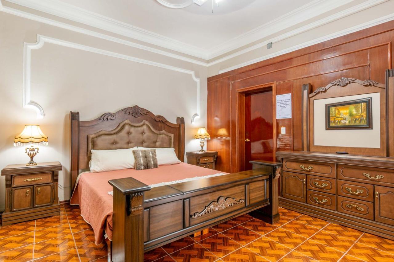 Hosteria Casa Marquez Leon Ngoại thất bức ảnh