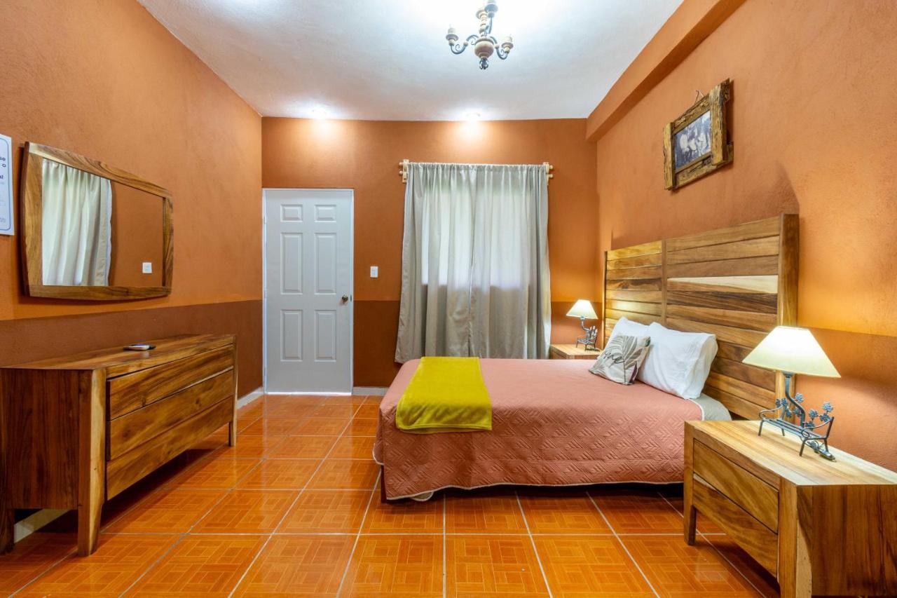 Hosteria Casa Marquez Leon Ngoại thất bức ảnh