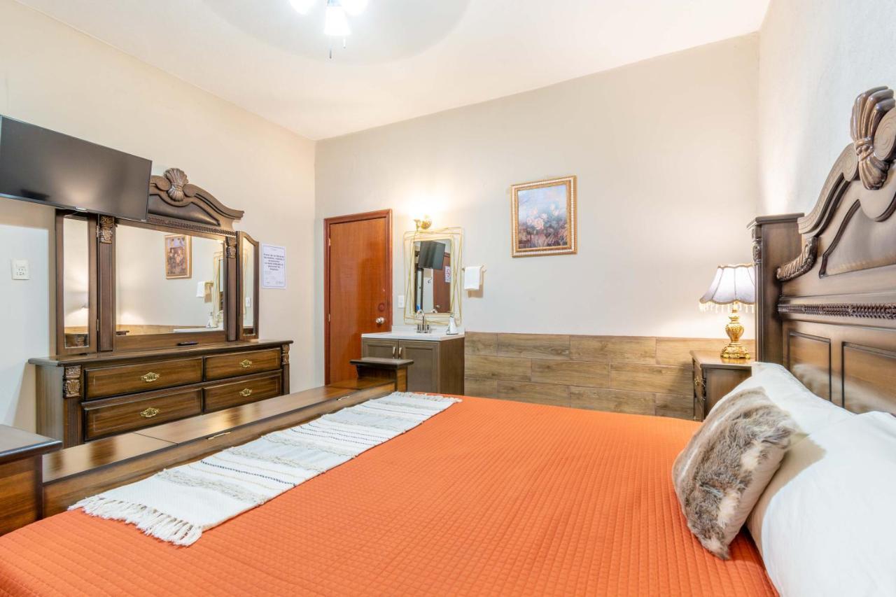 Hosteria Casa Marquez Leon Ngoại thất bức ảnh