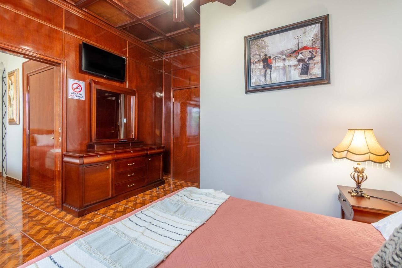 Hosteria Casa Marquez Leon Ngoại thất bức ảnh