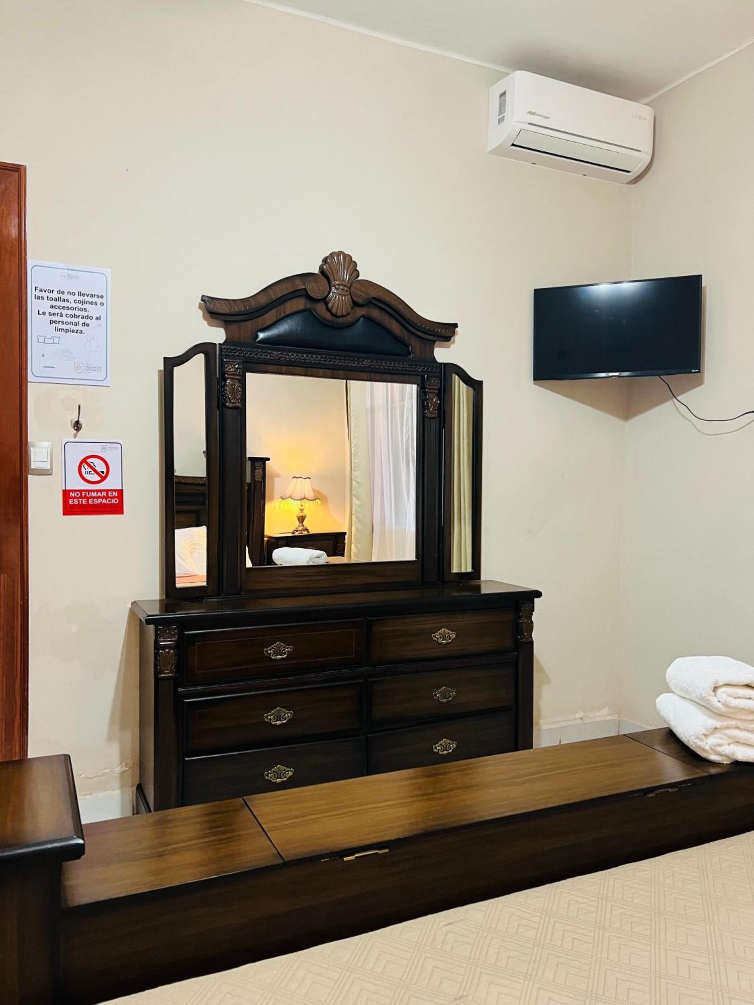 Hosteria Casa Marquez Leon Ngoại thất bức ảnh