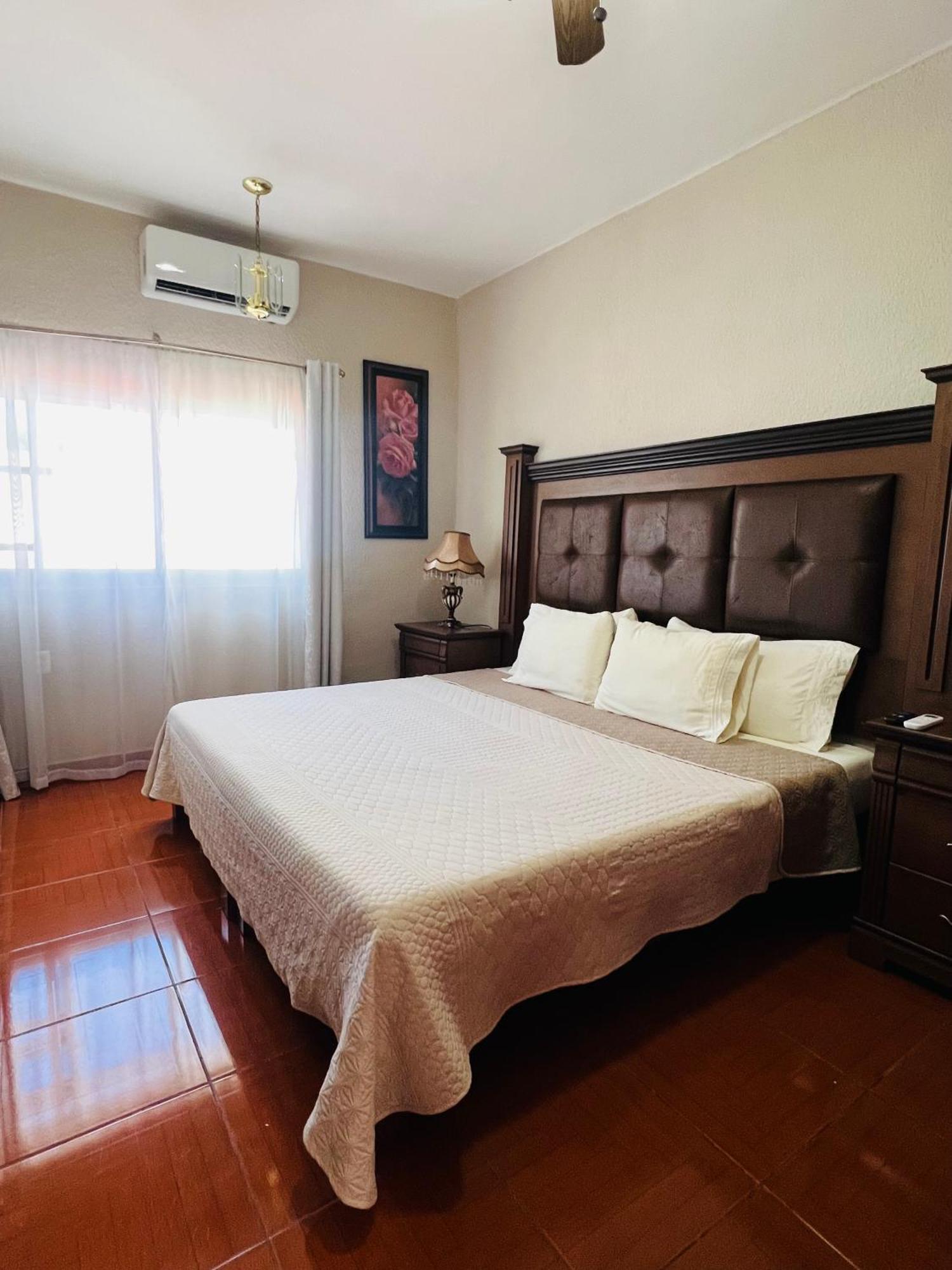 Hosteria Casa Marquez Leon Ngoại thất bức ảnh