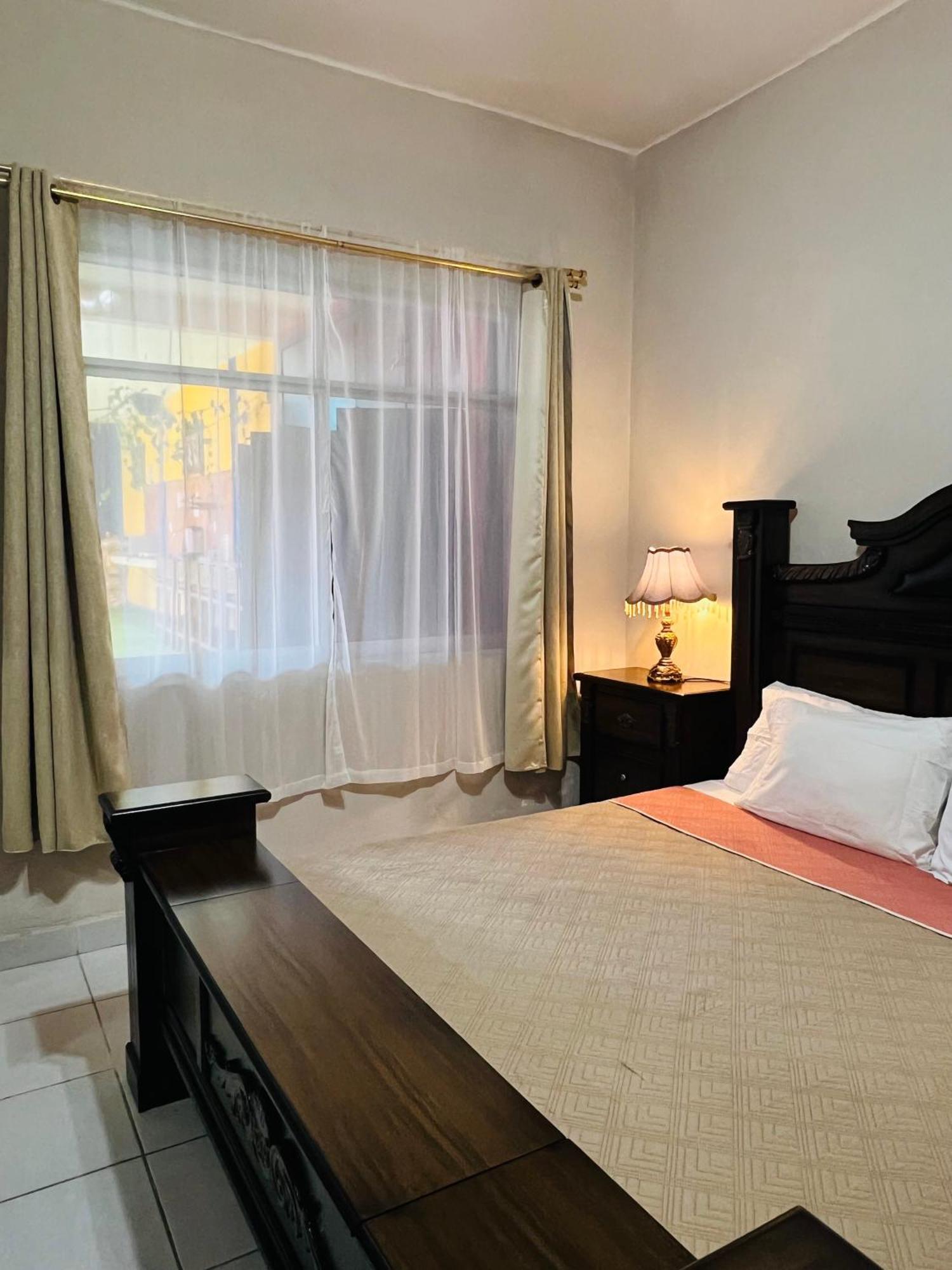 Hosteria Casa Marquez Leon Ngoại thất bức ảnh