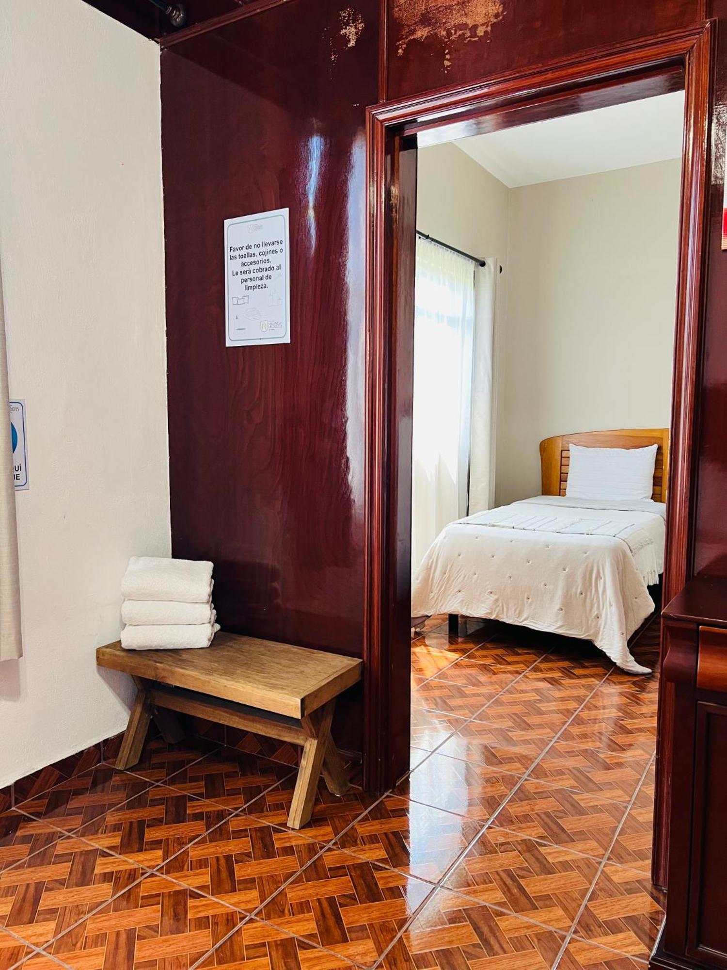 Hosteria Casa Marquez Leon Ngoại thất bức ảnh