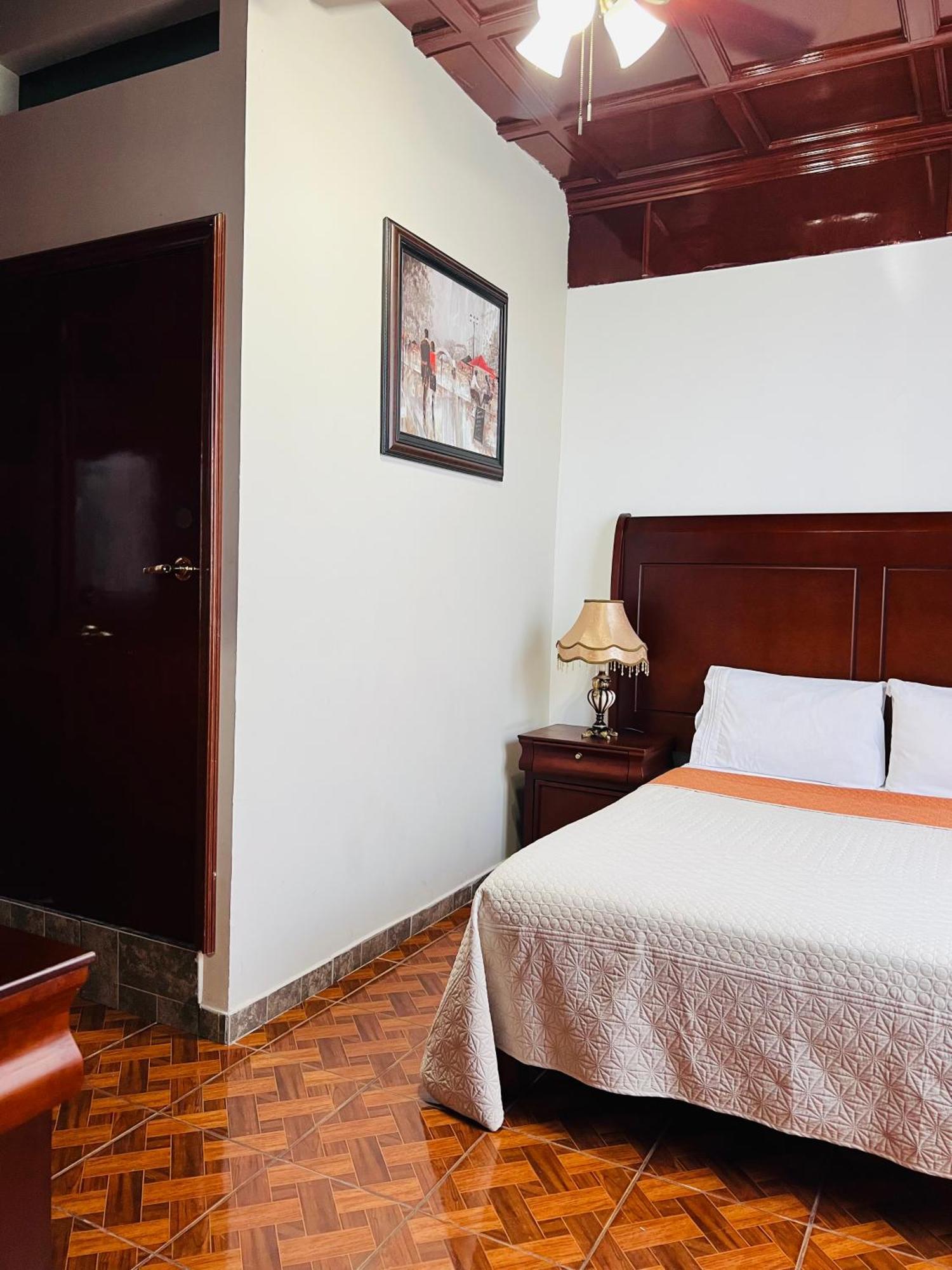 Hosteria Casa Marquez Leon Ngoại thất bức ảnh