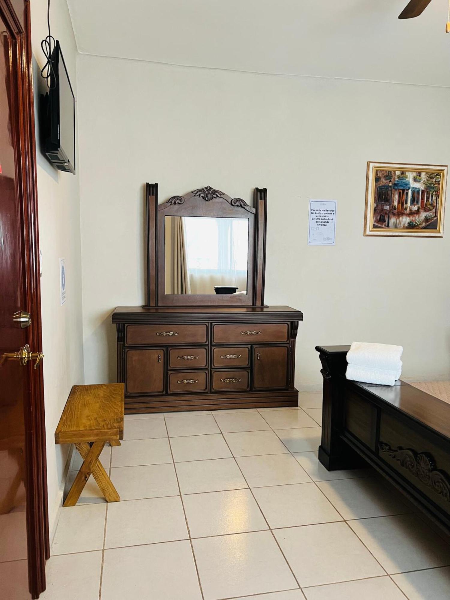Hosteria Casa Marquez Leon Ngoại thất bức ảnh